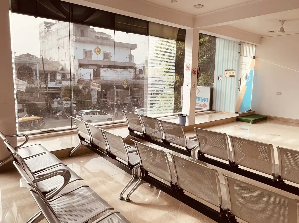 eye_specialist_lucknow_4